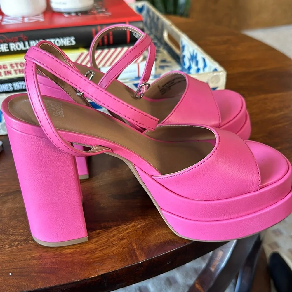 Pink heels - Picture 1 of 1